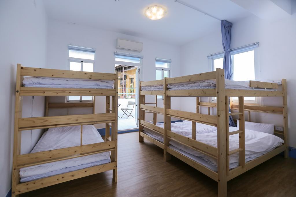 Simple Travel Hostel Дунган Екстериор снимка