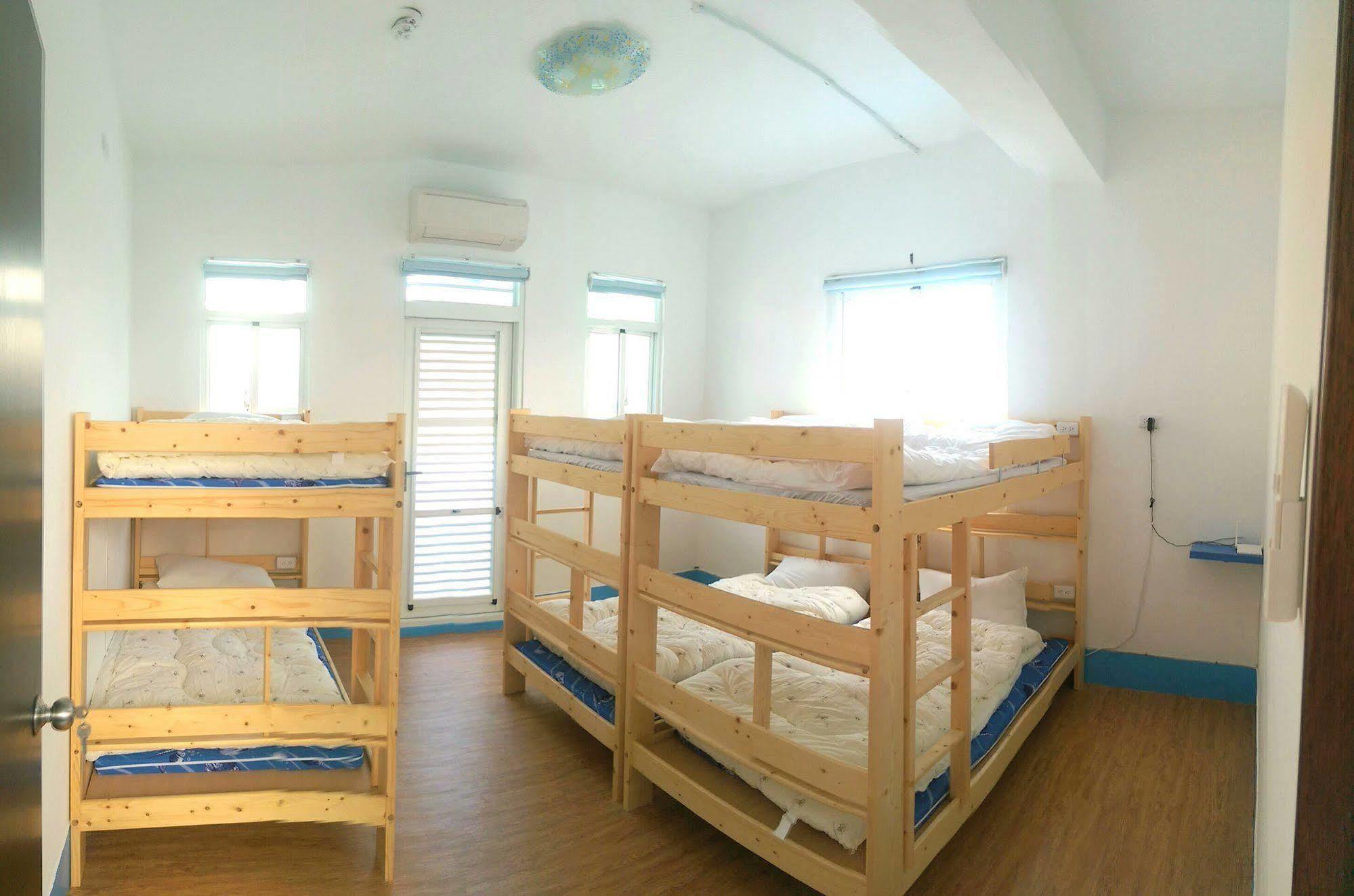 Simple Travel Hostel Дунган Екстериор снимка
