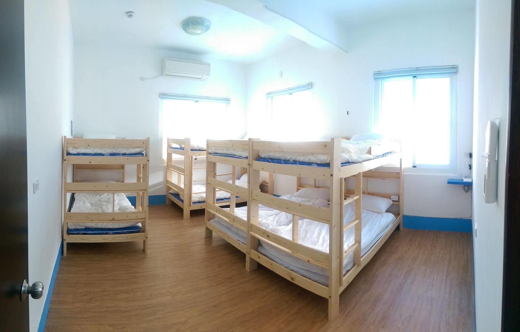 Simple Travel Hostel Дунган Екстериор снимка